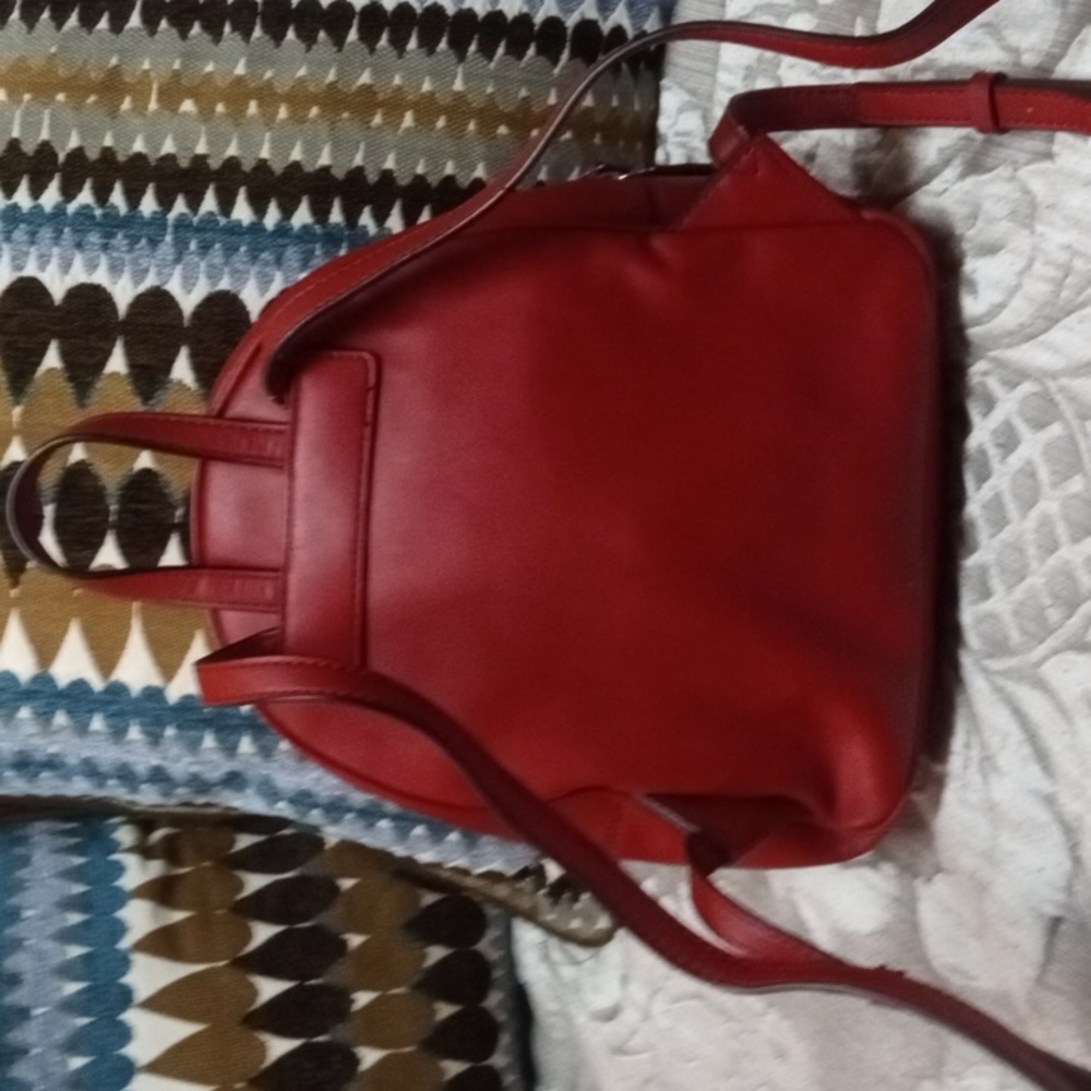 Guess Backpack - Picture 3 of 16